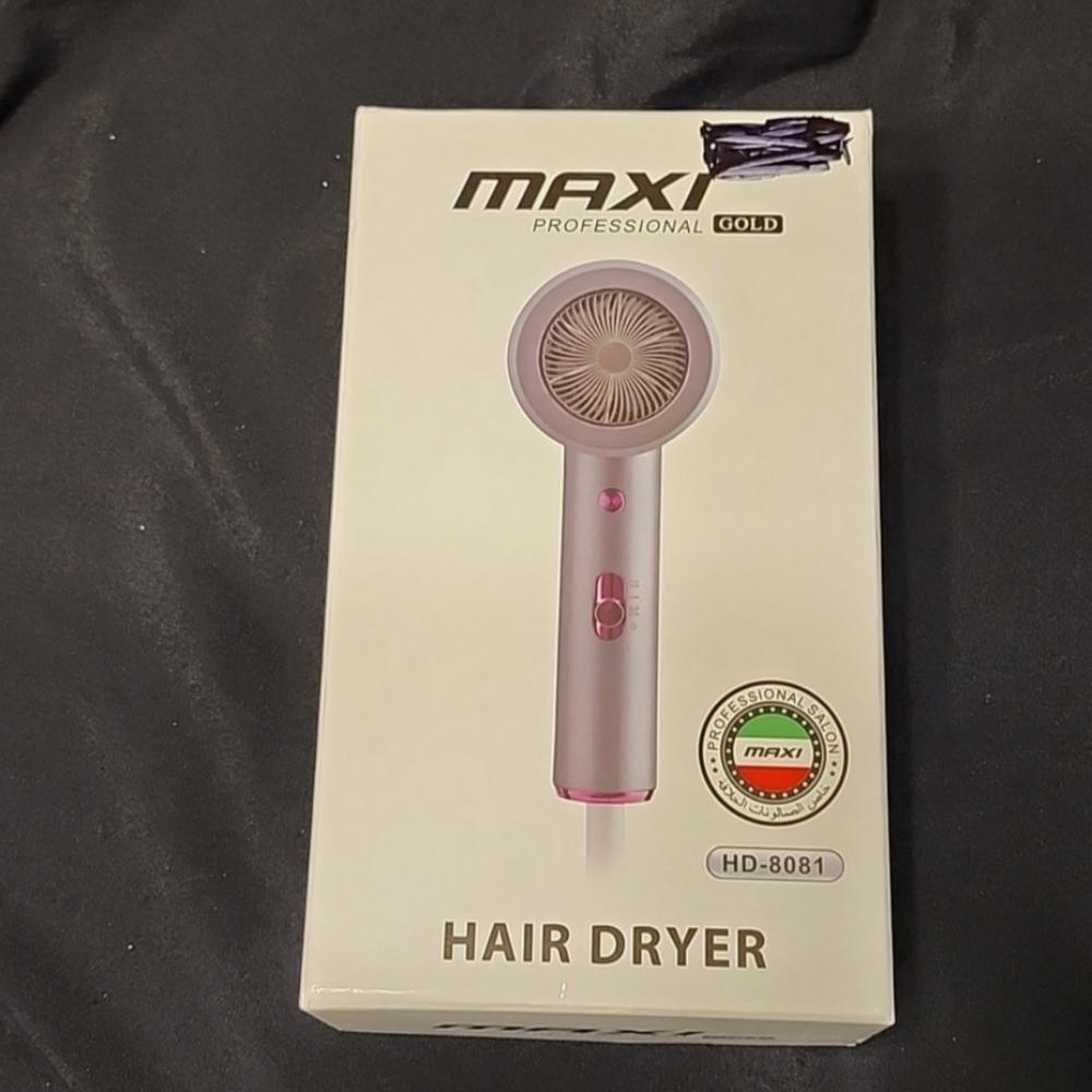 MAXI PROFESSIONAL HAIR DRYER with ATTACHMENT